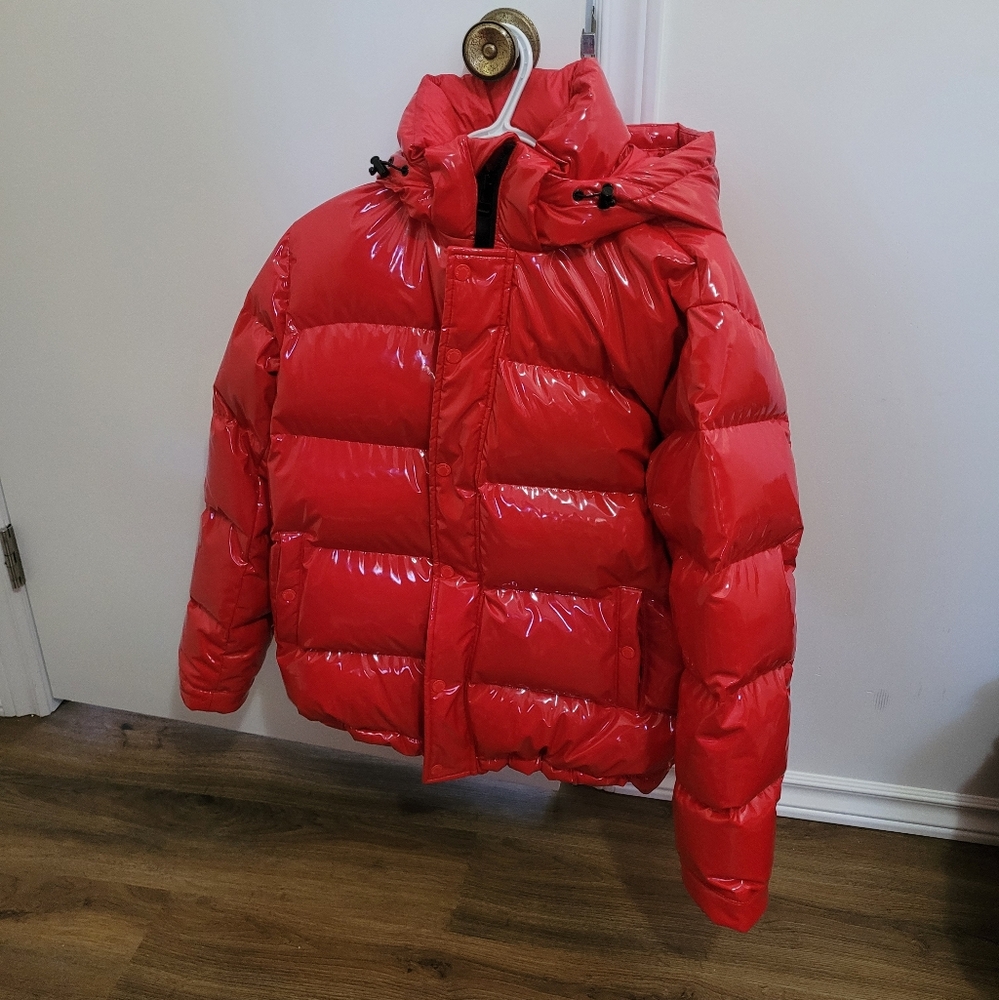 TNA SUPER PUFF LAQUAR WOMENS SMALL GLOSSY RED NEW